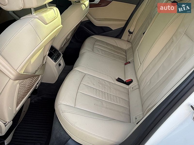 Седан Audi A4 2020 в Киеве