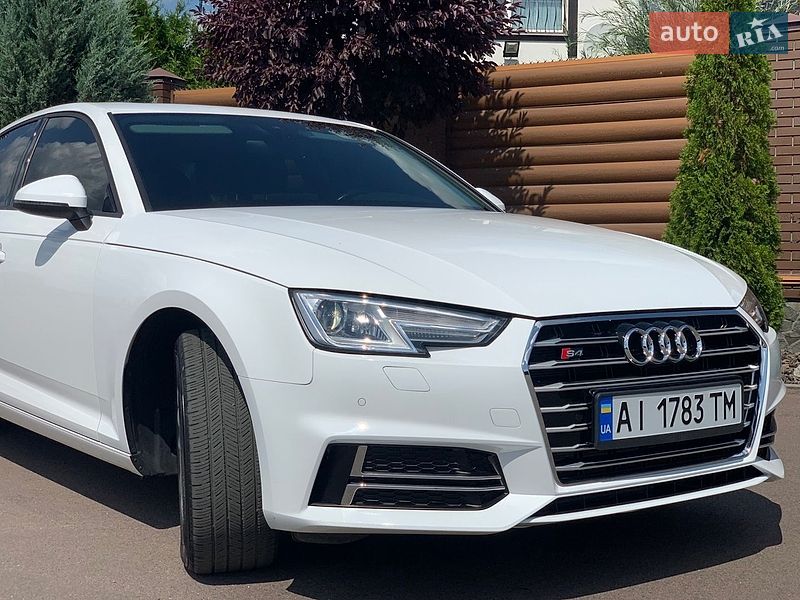 Седан Audi A4 2016 в Киеве