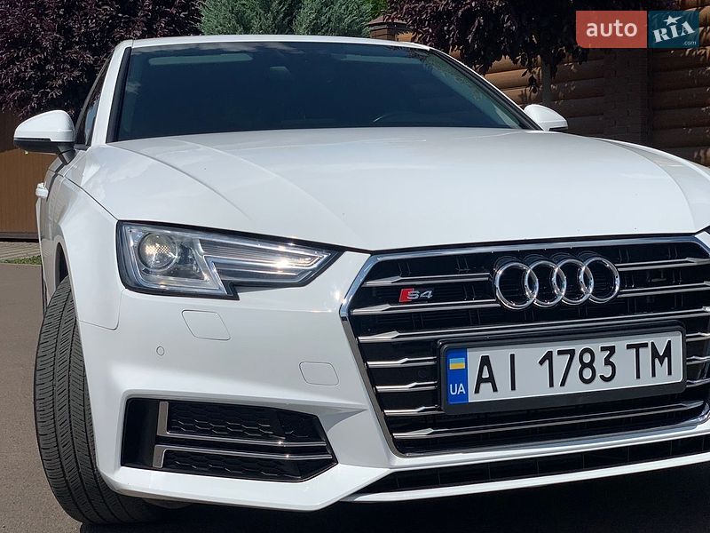 Седан Audi A4 2016 в Киеве