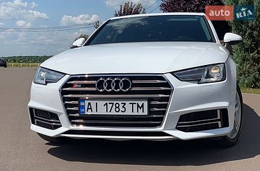 Седан Audi A4 2016 в Киеве