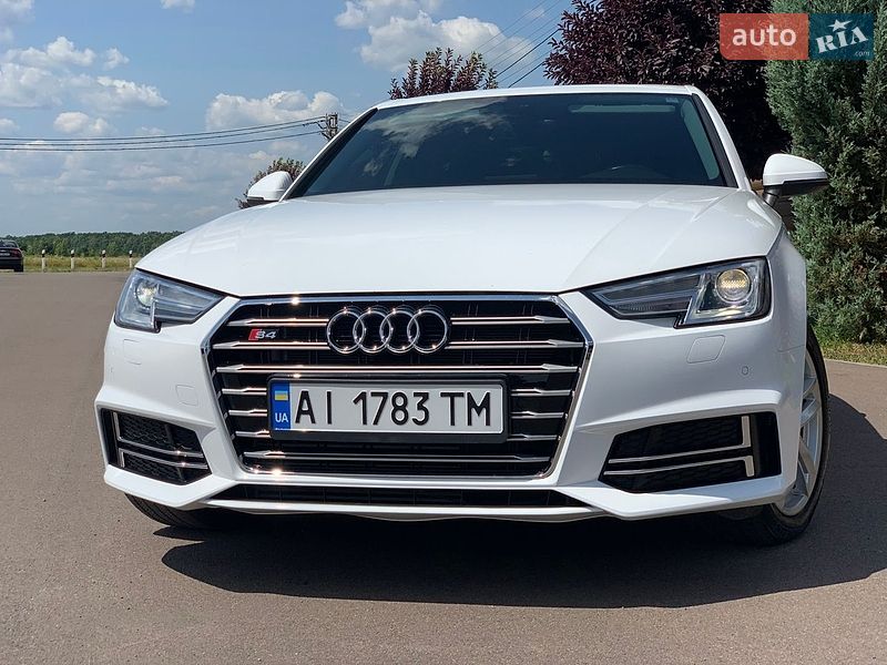 Седан Audi A4 2016 в Киеве