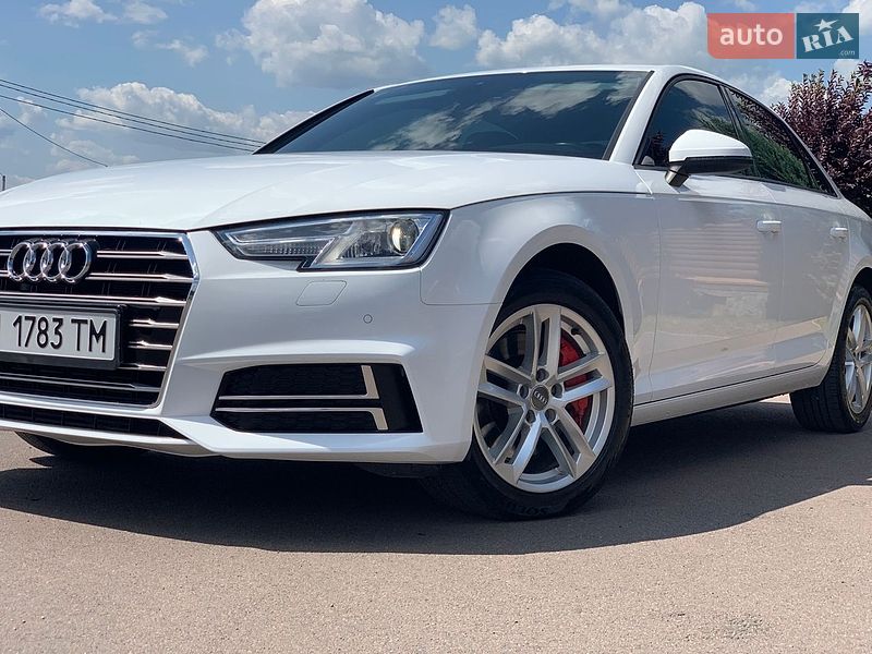 Седан Audi A4 2016 в Киеве