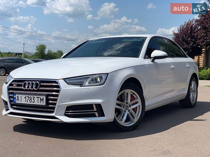 Седан Audi A4 2016 в Киеве