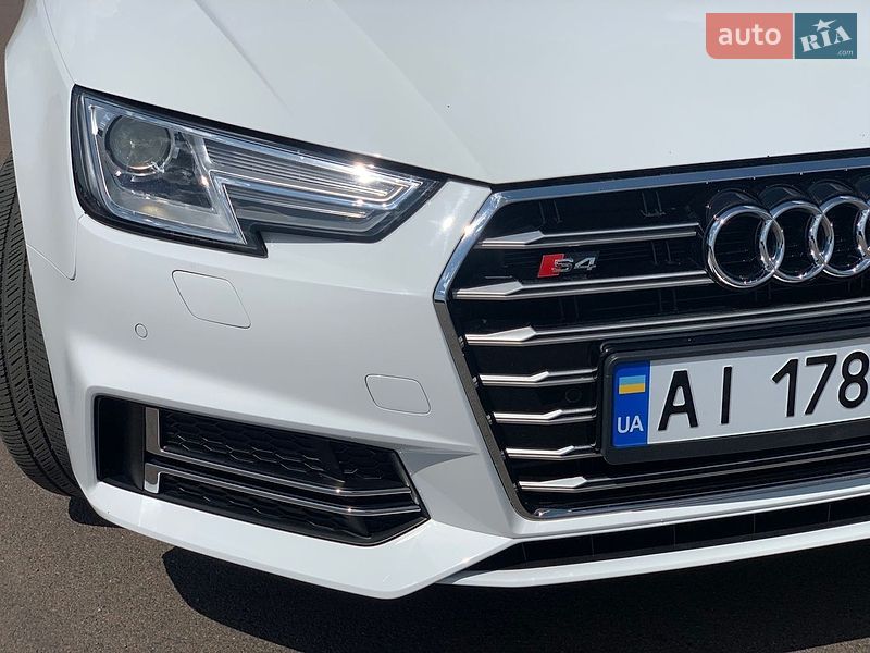 Седан Audi A4 2016 в Киеве