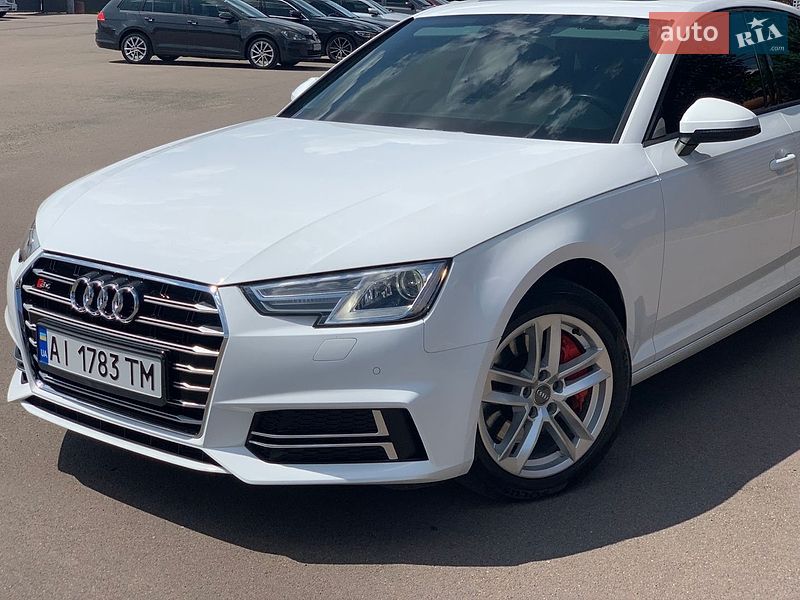 Седан Audi A4 2016 в Киеве