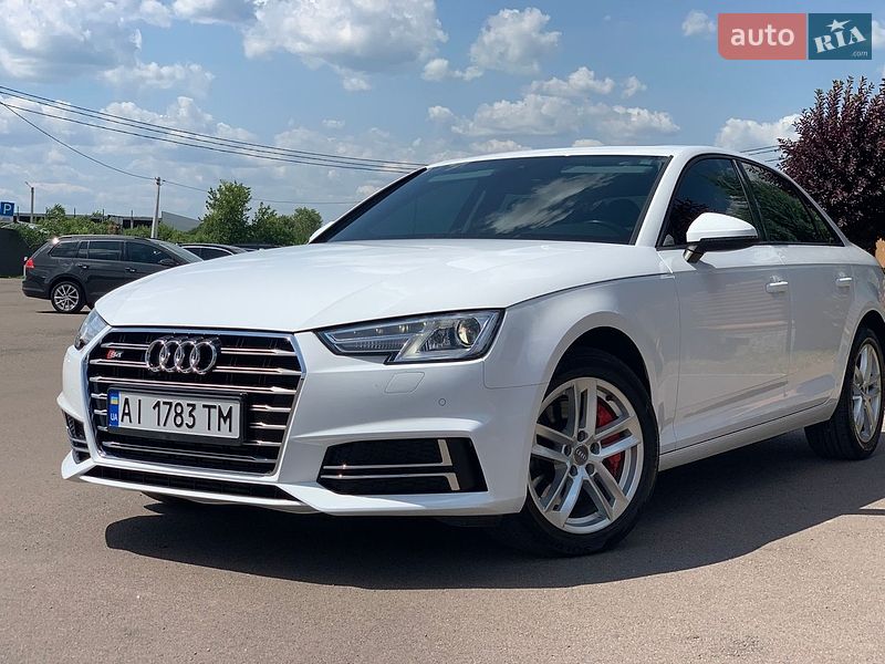 Седан Audi A4 2016 в Киеве