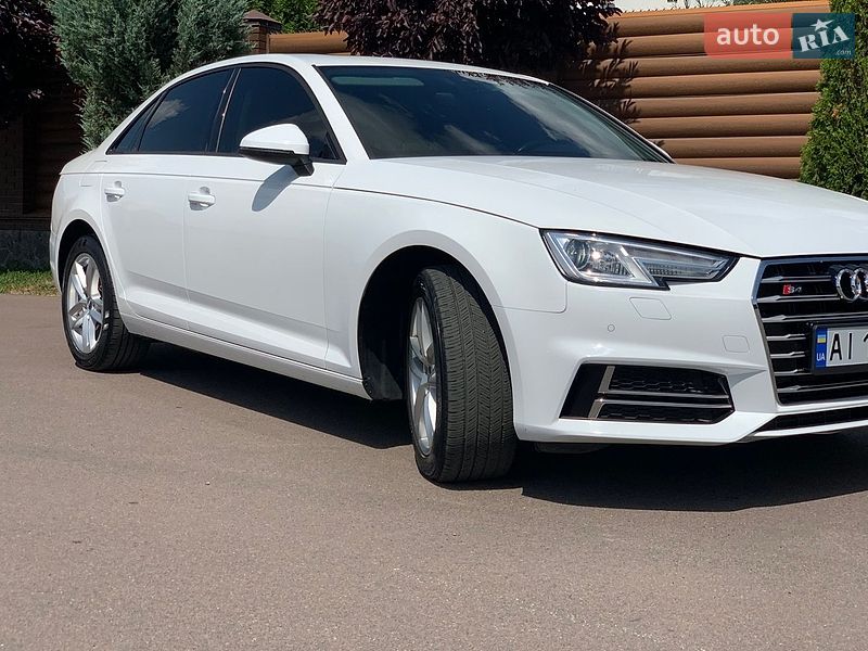 Седан Audi A4 2016 в Киеве