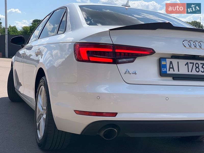 Седан Audi A4 2016 в Киеве