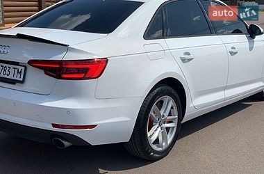 Седан Audi A4 2016 в Киеве