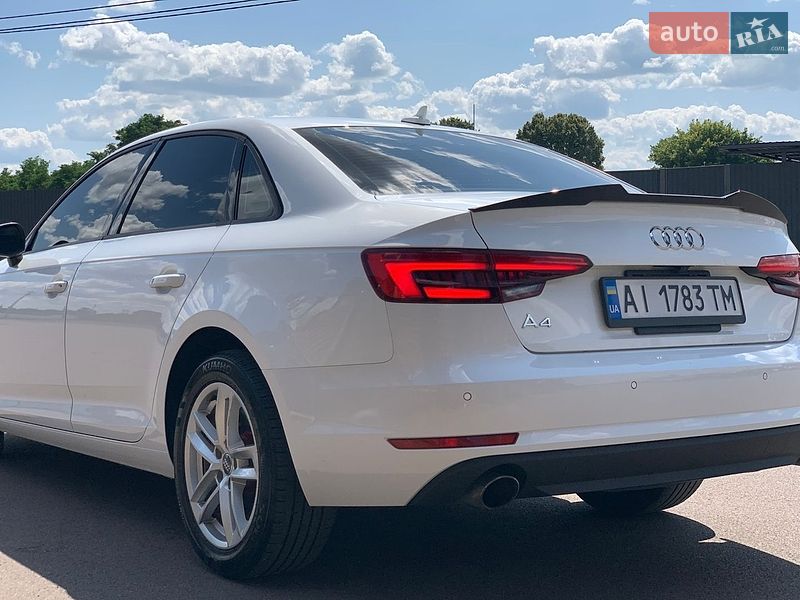 Седан Audi A4 2016 в Киеве