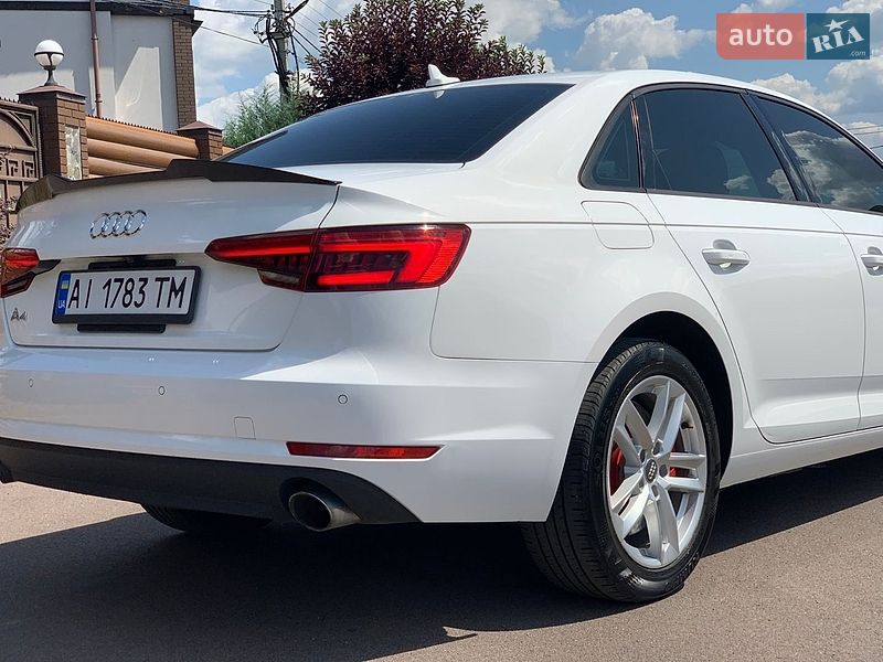 Седан Audi A4 2016 в Киеве