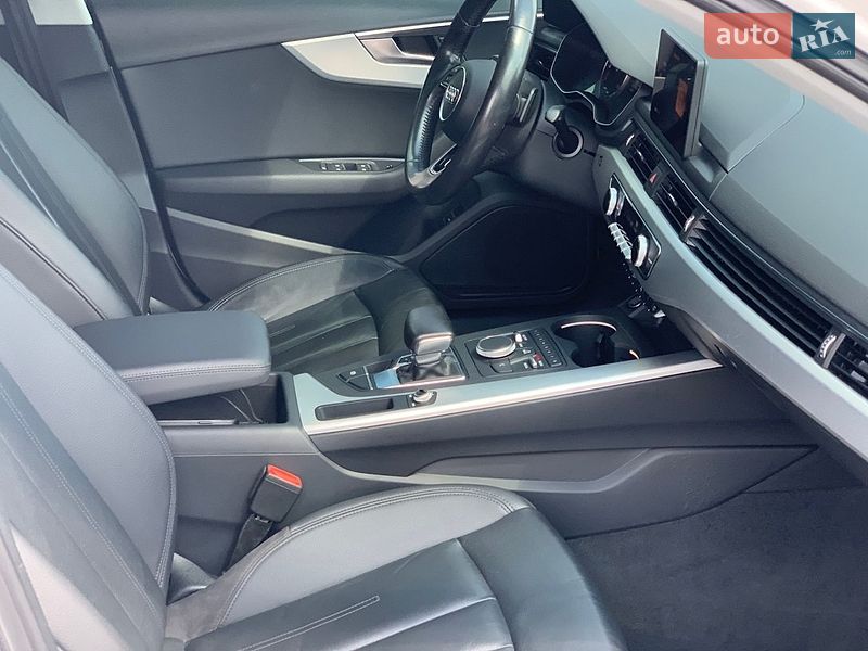 Седан Audi A4 2016 в Киеве