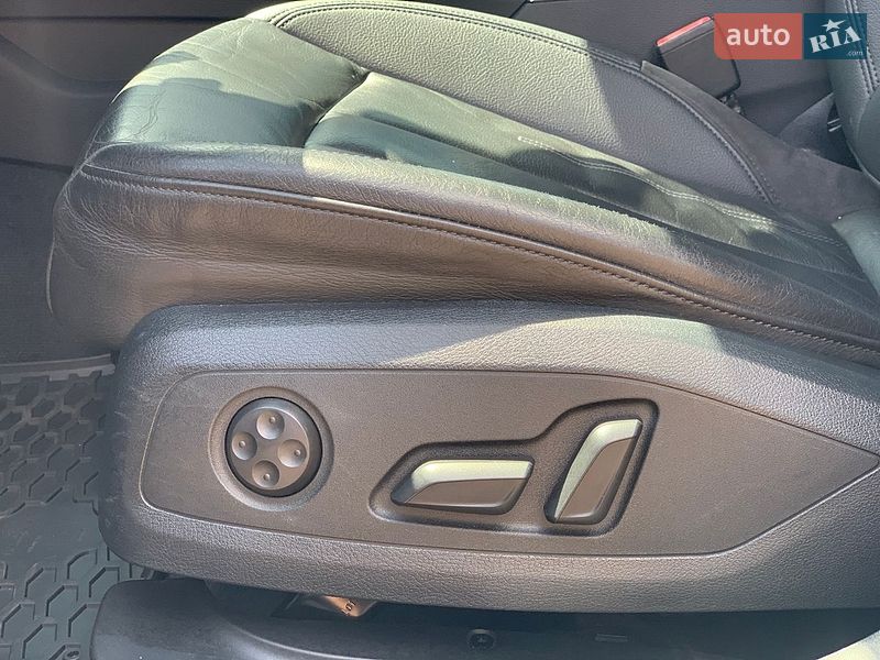 Седан Audi A4 2016 в Киеве