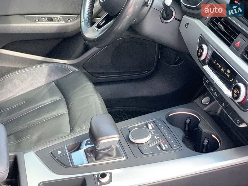 Седан Audi A4 2016 в Киеве