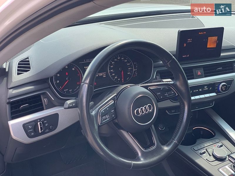 Седан Audi A4 2016 в Киеве
