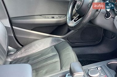 Седан Audi A4 2016 в Киеве
