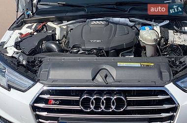 Седан Audi A4 2016 в Киеве