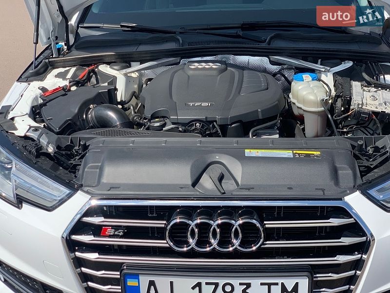 Седан Audi A4 2016 в Киеве