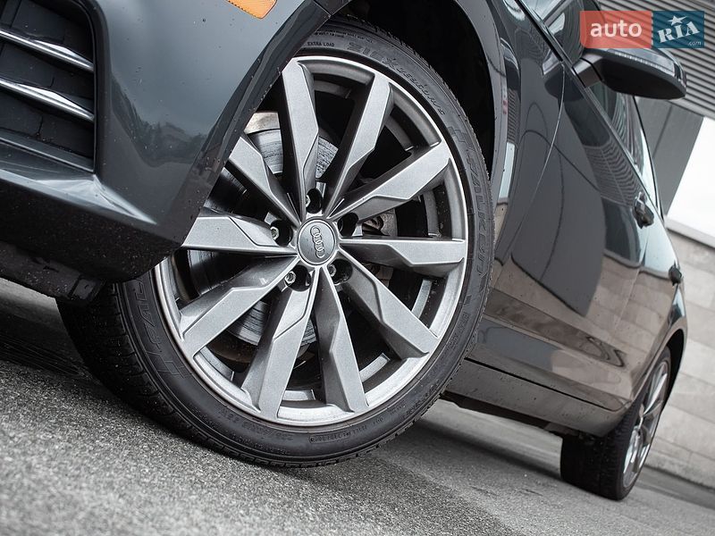 Седан Audi A4 2016 в Киеве