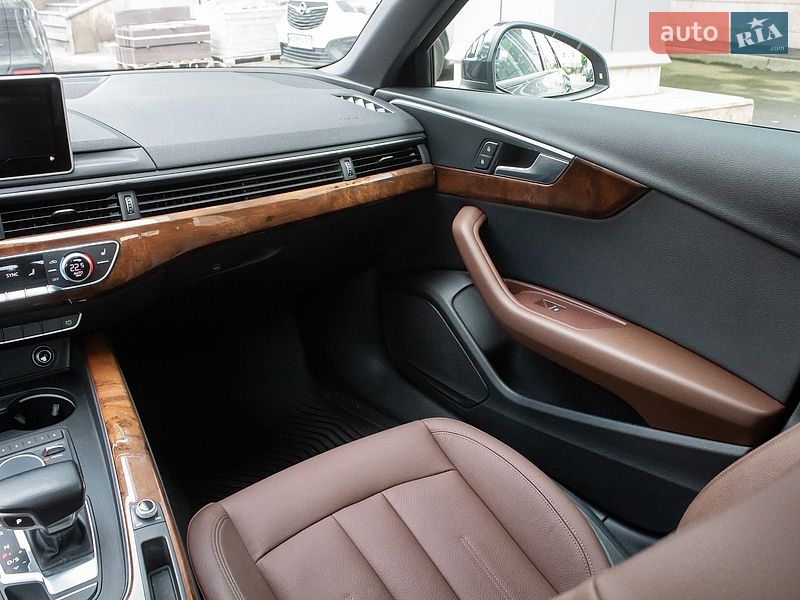 Седан Audi A4 2016 в Киеве