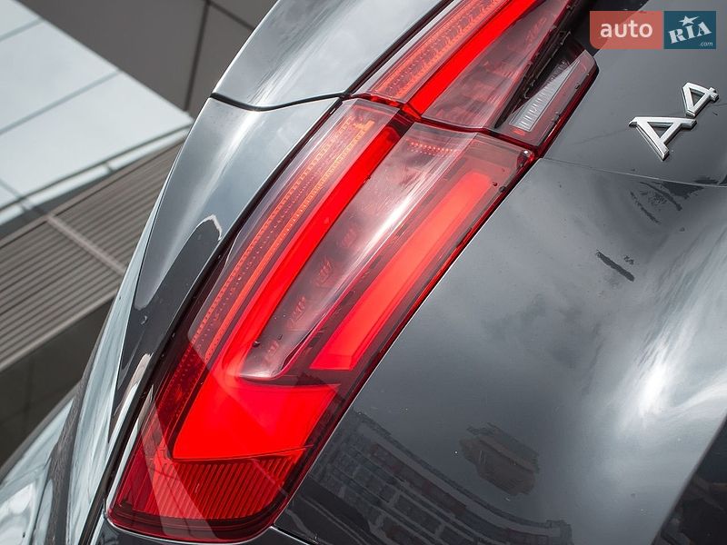 Седан Audi A4 2016 в Киеве