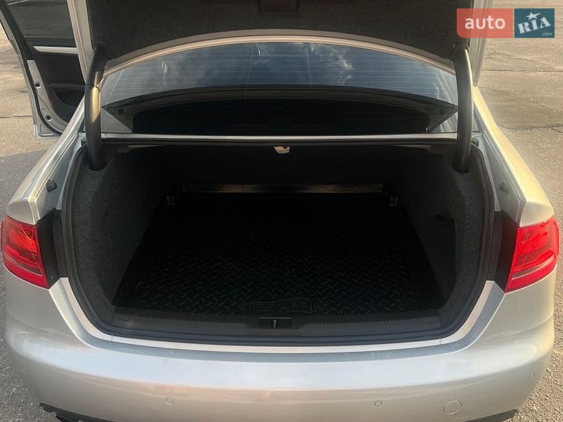 Седан Audi A4 2008 в Кременчуці