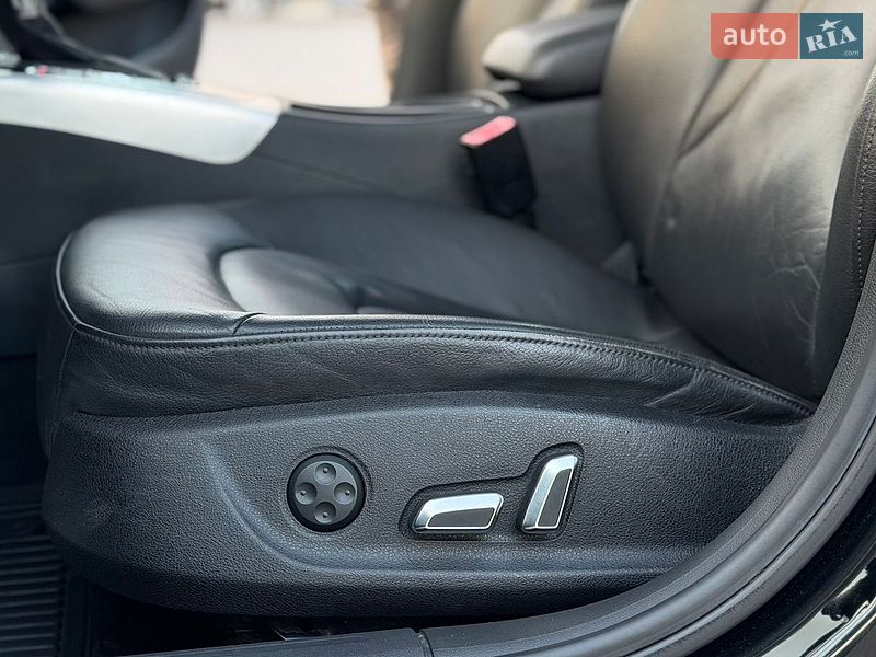 Седан Audi A4 2012 в Зборові