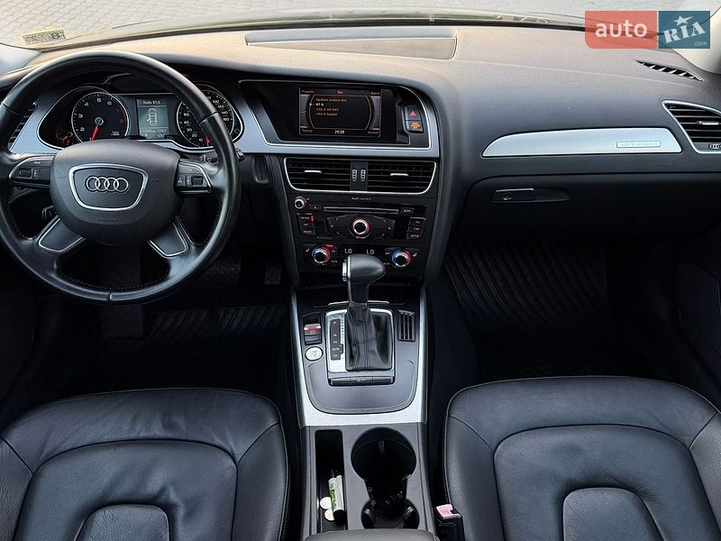Седан Audi A4 2012 в Зборові