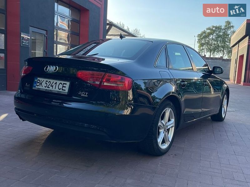 Седан Audi A4 2012 в Рівному