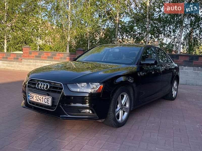 Седан Audi A4 2012 в Рівному