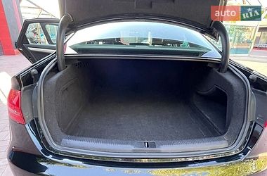 Седан Audi A4 2012 в Рівному