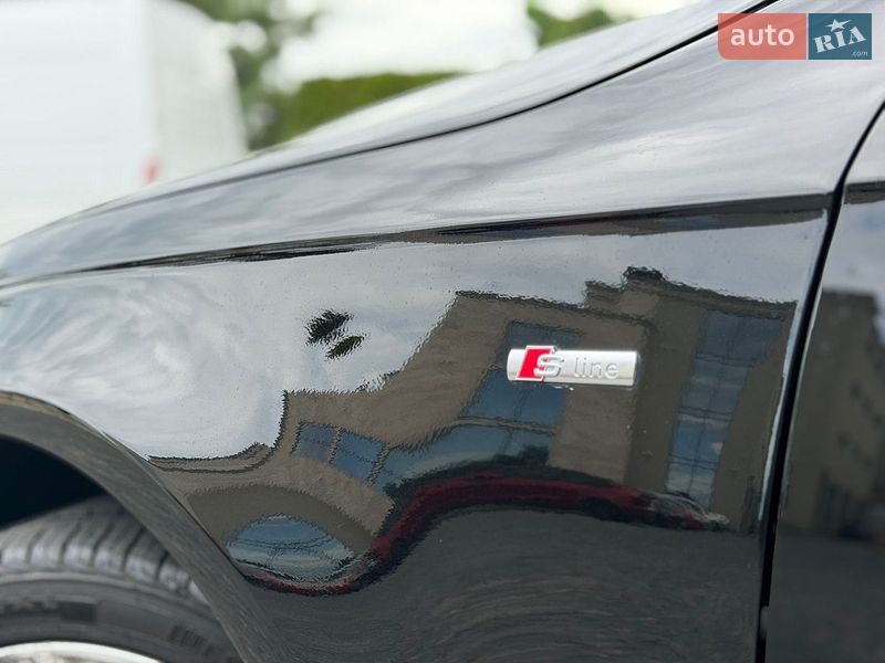 Седан Audi A4 2015 в Львові