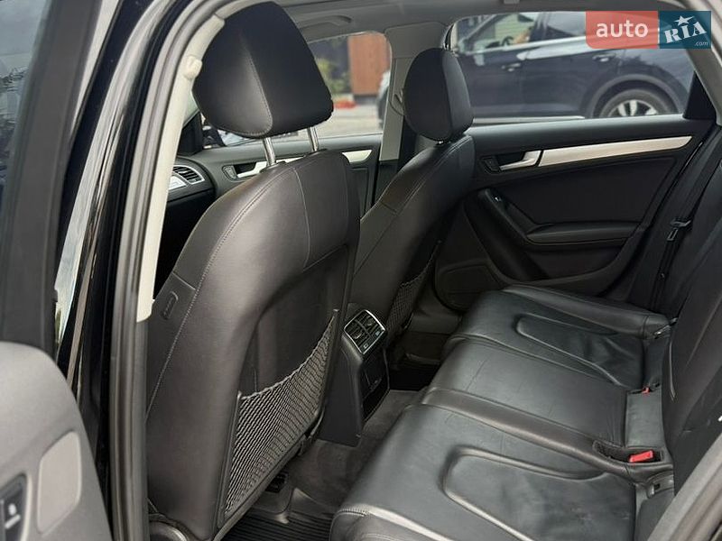 Седан Audi A4 2015 в Львові