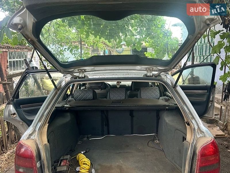 Універсал Audi A4 1998 в Снігурівці