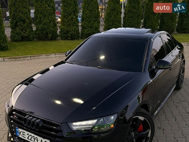 Седан Audi A4 2017 в Києві