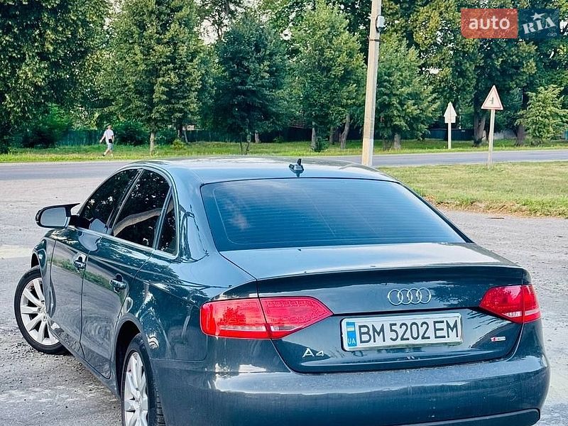 Седан Audi A4 2011 в Липовой Долине