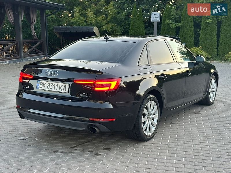 Седан Audi A4 2016 в Ровно