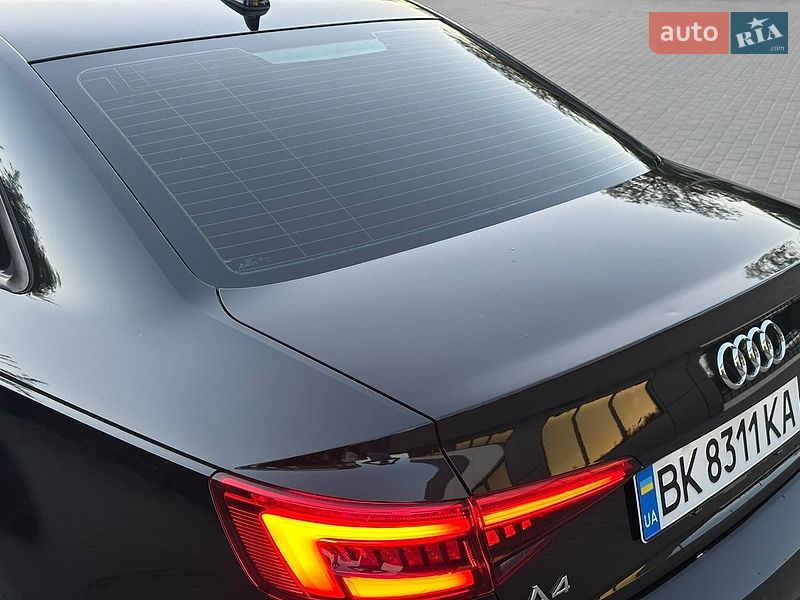 Седан Audi A4 2016 в Ровно