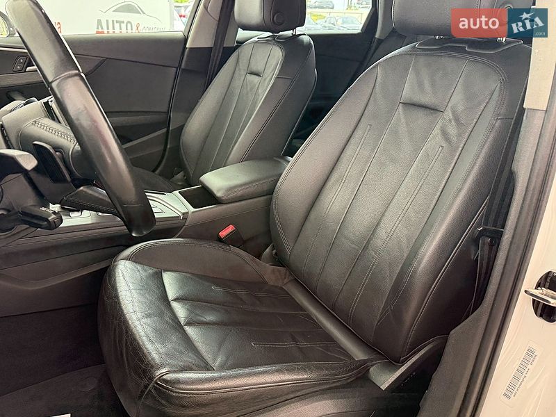 Седан Audi A4 2016 в Львове