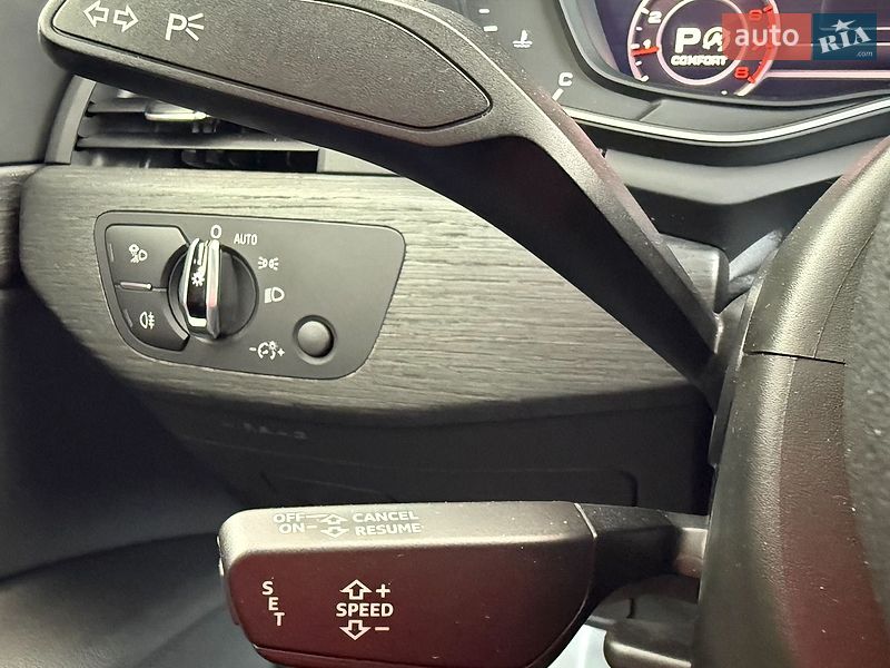 Седан Audi A4 2016 в Львове