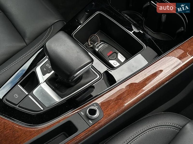 Седан Audi A4 2023 в Черкассах