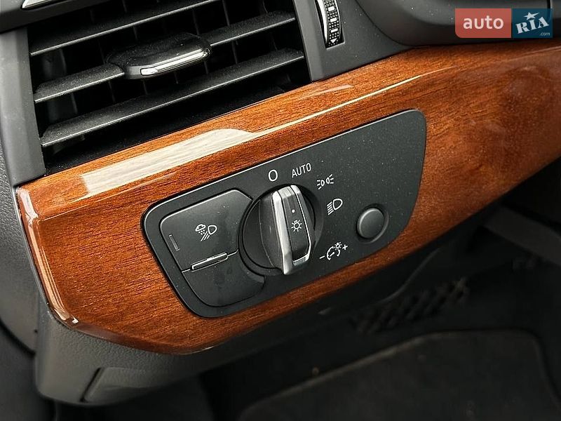 Седан Audi A4 2023 в Черкассах