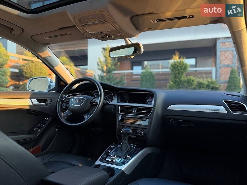Седан Audi A4 2015 в Стрию