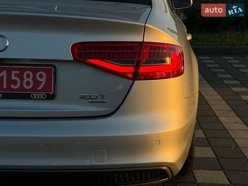 Седан Audi A4 2015 в Стрию