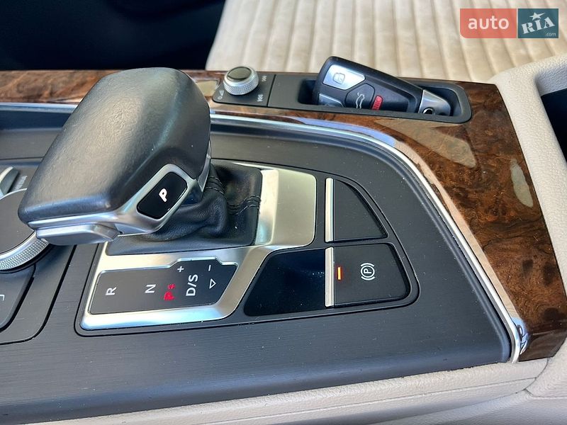 Седан Audi A4 2016 в Николаеве