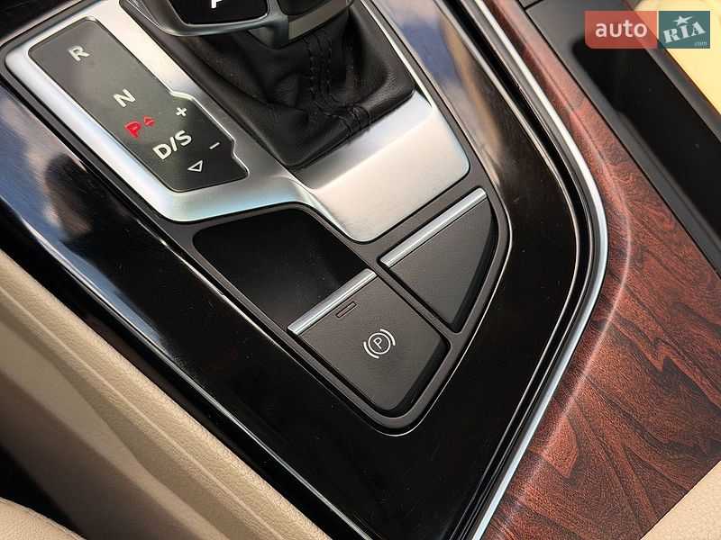 Седан Audi A4 2021 в Кривому Розі