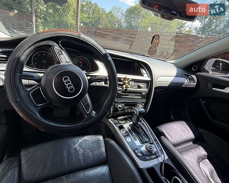 Седан Audi A4 2012 в Гайсину