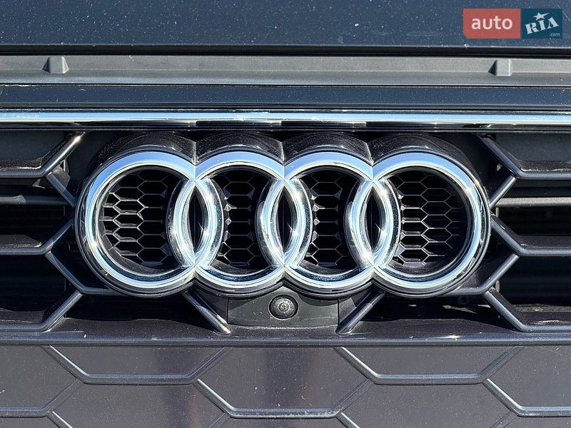 Седан Audi A4 2022 в Стрые
