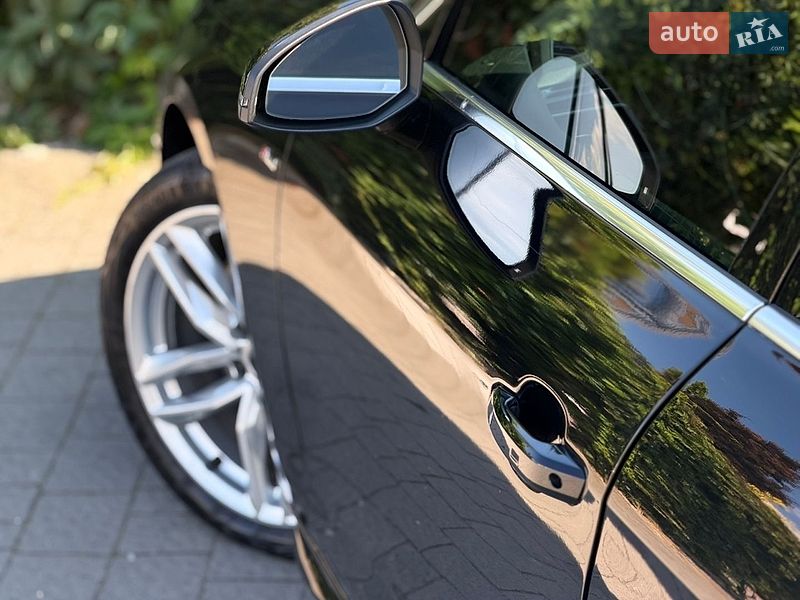 Седан Audi A4 2022 в Стрые