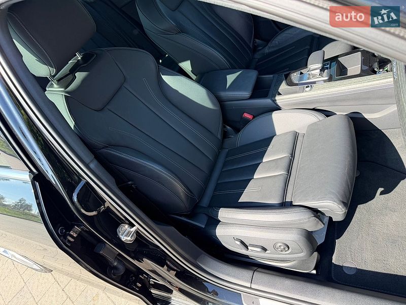 Седан Audi A4 2022 в Стрые